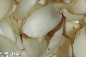 新鮮百合可以燉藕嗎？新鮮百合燉藕好吃嗎？