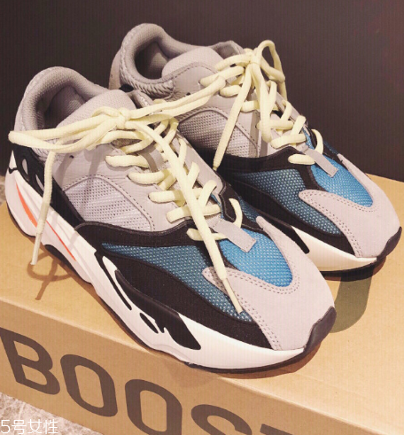 yeezy 700偏碼嗎？yeezy 700碼數(shù)正常嗎