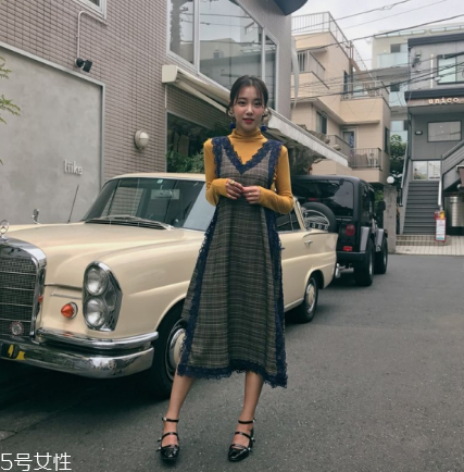 格子連衣裙搭配什么鞋子？格子連衣裙搭配技巧