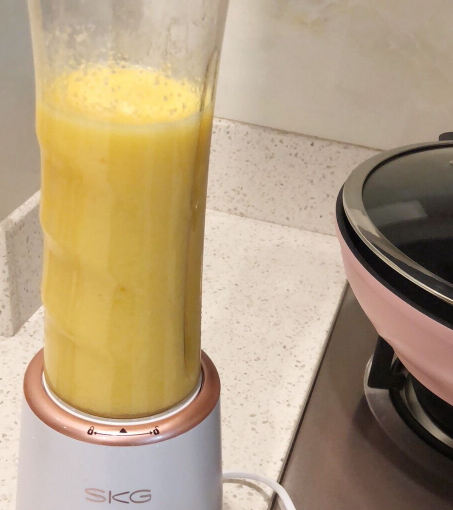 skg和小熊哪個(gè)品牌好？skg和小熊對(duì)比