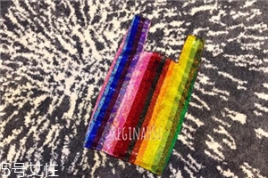 ashish彩虹亮片包多少錢(qián)？ashish彩虹亮片包價(jià)格