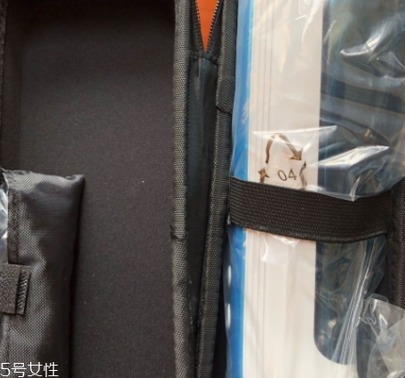 沖牙器和牙線哪個(gè)好？沖牙器和牙線的優(yōu)缺點(diǎn)