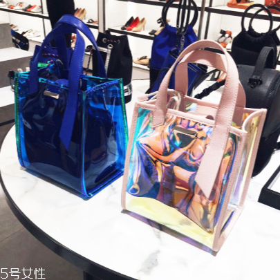 小ck鐳射包在哪里買(mǎi)？charles keith鐳射包在哪能買(mǎi)到