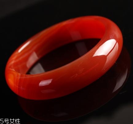 瑪瑙手鐲什么顏色好？瑪瑙手鐲顏色挑選方法