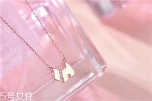 項(xiàng)鏈?zhǔn)屈S金還是k金好？項(xiàng)鏈選黃金還是k金