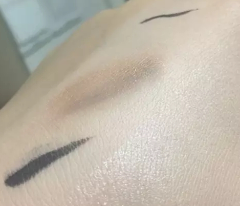 用防曬棒會花妝嗎？化妝了還能用防曬棒嗎
