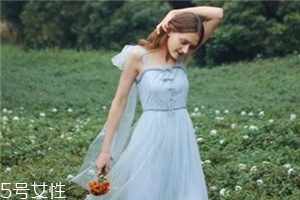 小個(gè)子女生穿什么裙子好看？小個(gè)子女生穿搭技巧