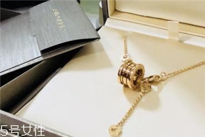 寶格麗彈簧項(xiàng)鏈怎么扣？寶格麗彈簧項(xiàng)鏈幾種扣法