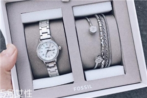 fossil手表防水嗎？fossil手表防水性怎么樣？
