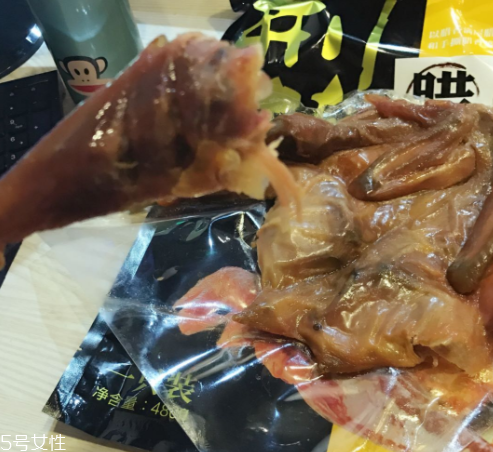 臘雞可以帶上飛機嗎？坐飛機可以帶臘雞嗎？