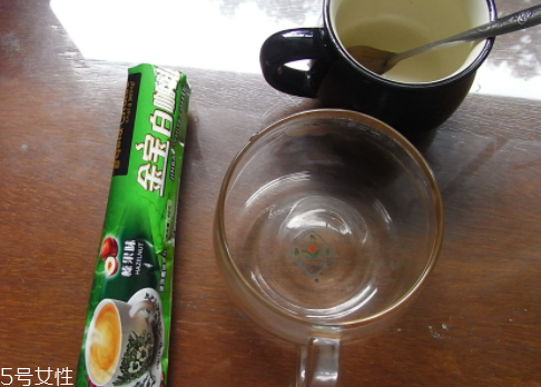 白咖啡是什么顏色？白咖啡是白色嗎？