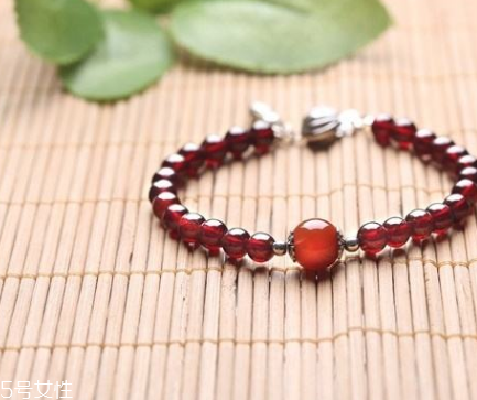手鏈珠子單數(shù)還是雙數(shù)？手鏈珠子個(gè)數(shù)講究