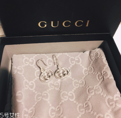 耳環(huán)對耳朵有傷害嗎？耳環(huán)對耳朵有影響嗎