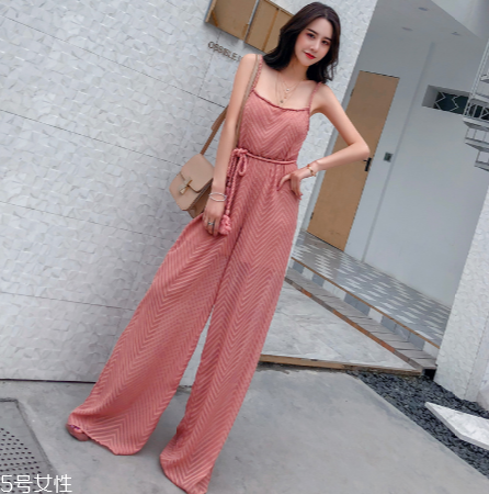 吊帶怎么搭配？吊帶搭配圖片