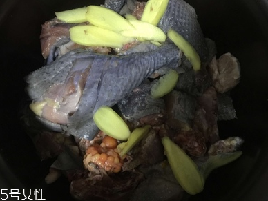 烏雞下奶嗎？烏雞怎么吃下奶？