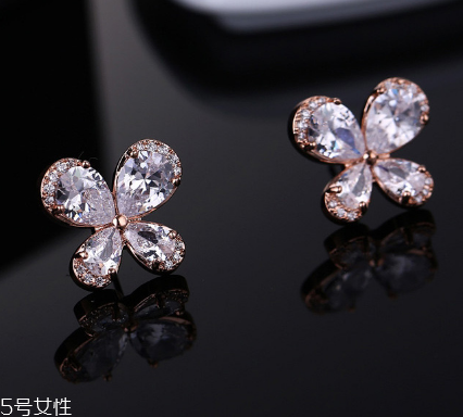 耳釘什么材質(zhì)的好？耳釘買什么材質(zhì)好？