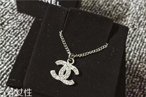 香奈兒雙c項(xiàng)鏈多少錢？chanel雙c項(xiàng)鏈專柜價(jià)格