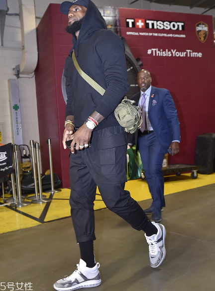 john elliott聯(lián)名nike lebron icon什么時(shí)候發(fā)售？
