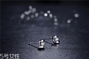耳釘扣太緊怎么辦？耳釘扣太緊怎么取下來(lái)？