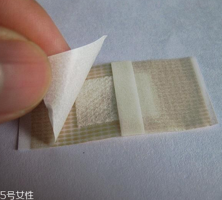 創(chuàng)可貼可以貼臉上嗎？臉上能貼創(chuàng)可貼嗎？
