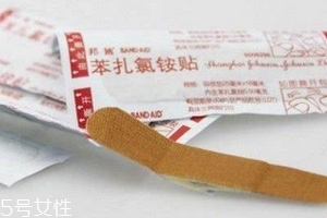 創(chuàng)可貼可以當(dāng)乳貼嗎？創(chuàng)可貼當(dāng)乳貼好嗎？