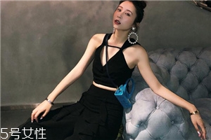 今年夏天流行什么露臍裝？今夏最火的露臍裝搭配