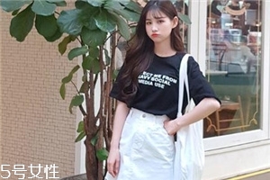 夏天穿黑色衣服容易曬黑嗎？夏天穿黑色會(huì)曬黑嗎？
