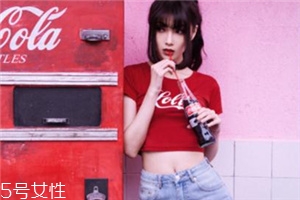 夏天穿紅色衣服吸熱嗎？夏天穿紅色會熱嗎？