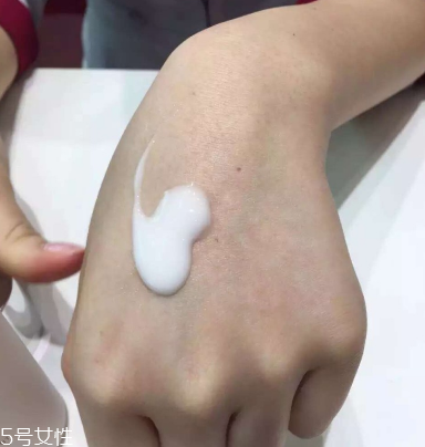 乳液可以當(dāng)妝前乳嗎？乳液當(dāng)妝前乳用好嗎？