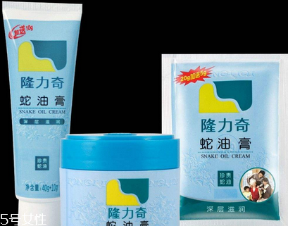 蛇油膏能治灰指甲嗎？灰指甲能用蛇油膏治嗎？