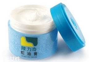 蛇油膏是蛇油做的嗎？蛇油膏里面有蛇油嗎？