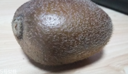 綠心獼猴桃硬的能吃嗎？硬的綠心獼猴桃能吃嗎？