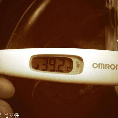 體溫計是熱脹冷縮嗎？體溫計原理