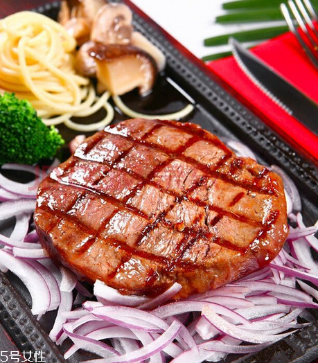 西冷牛排如何腌制肉嫩？西冷牛排腌制方法