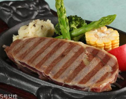 西冷牛排有肥肉嗎？西冷牛排是瘦肉嗎？