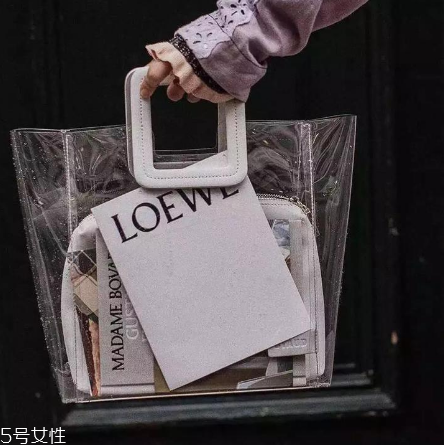 度假背什么包包好看？度假適合背什么包包？