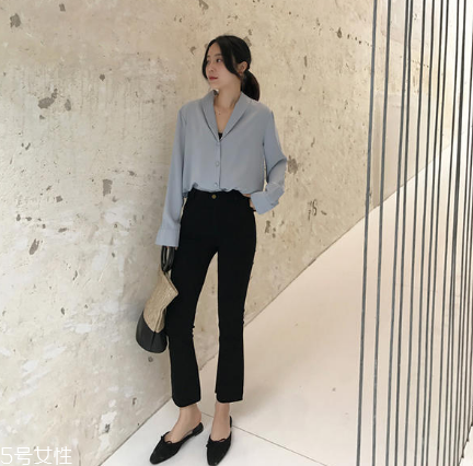 喇叭褲怎么搭配顯腿長(zhǎng)？喇叭褲怎么穿顯高？