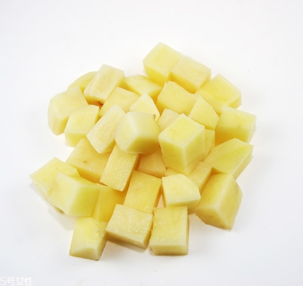 土豆要去皮嗎？土豆怎么去皮最快？