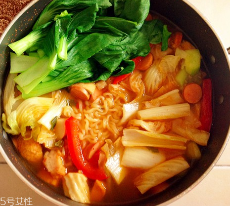 方便面和米飯哪個(gè)熱量高？方便面和米飯哪個(gè)更容易長(zhǎng)胖？