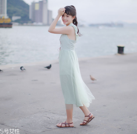 什么顏色連衣裙顯白？連衣裙什么顏色最顯白？