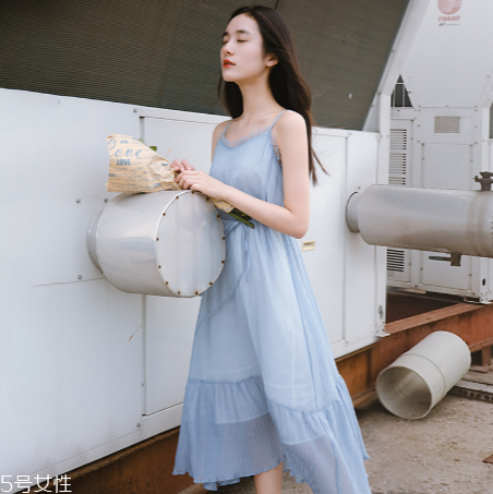 什么顏色連衣裙顯白？連衣裙什么顏色最顯白？