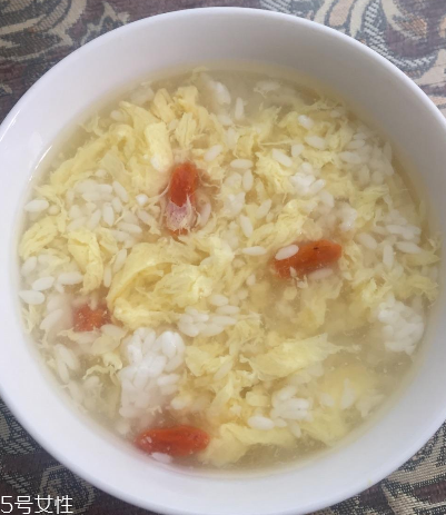 酒釀蛋豐胸靠譜嗎？酒釀蛋吃多久有效果？
