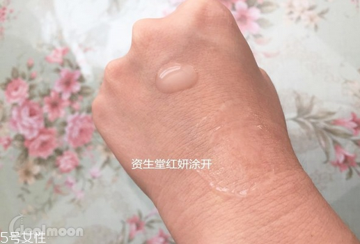 精華液是水嗎？精華液是什么做的？
