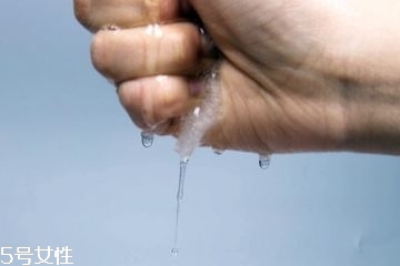 精華液可以收縮毛孔嗎？精華液能不能收縮毛孔？