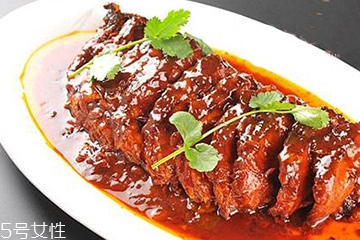 青魚(yú)禁忌食材 青魚(yú)不能和什么一起吃？