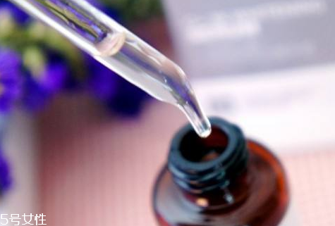 精華液去皺紋嗎？皺紋可以用精華液去除嗎？