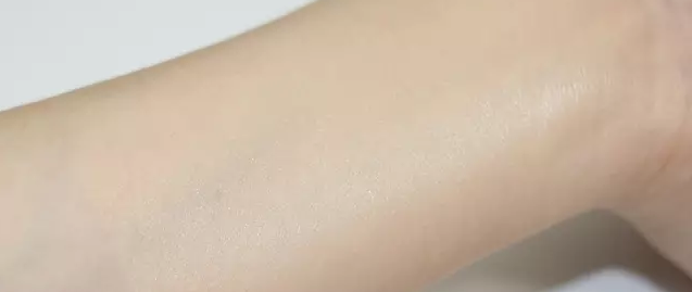 雅詩蘭黛和蘭蔻粉底哪個好？