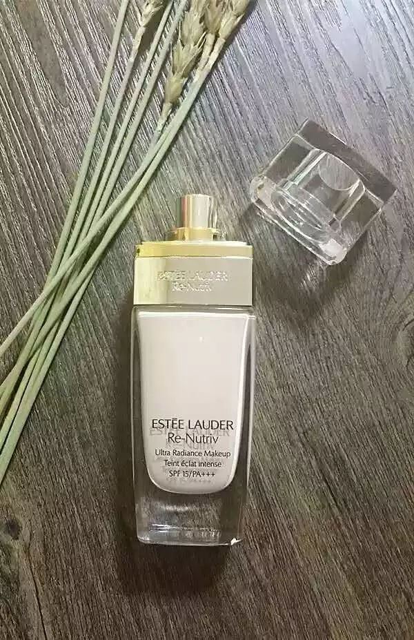 雅詩蘭黛和蘭蔻粉底哪個好？