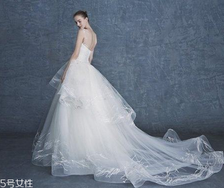 婚紗可以穿兩次嗎？婚紗穿兩次不好嗎？