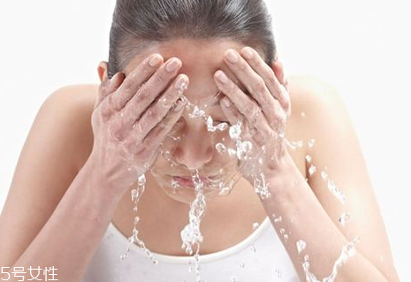 敏感肌可以用水楊酸嗎？水楊酸適合敏感肌嗎？
